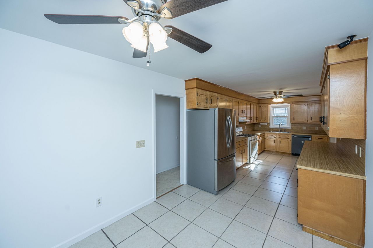 325 Linden Court Photo 19