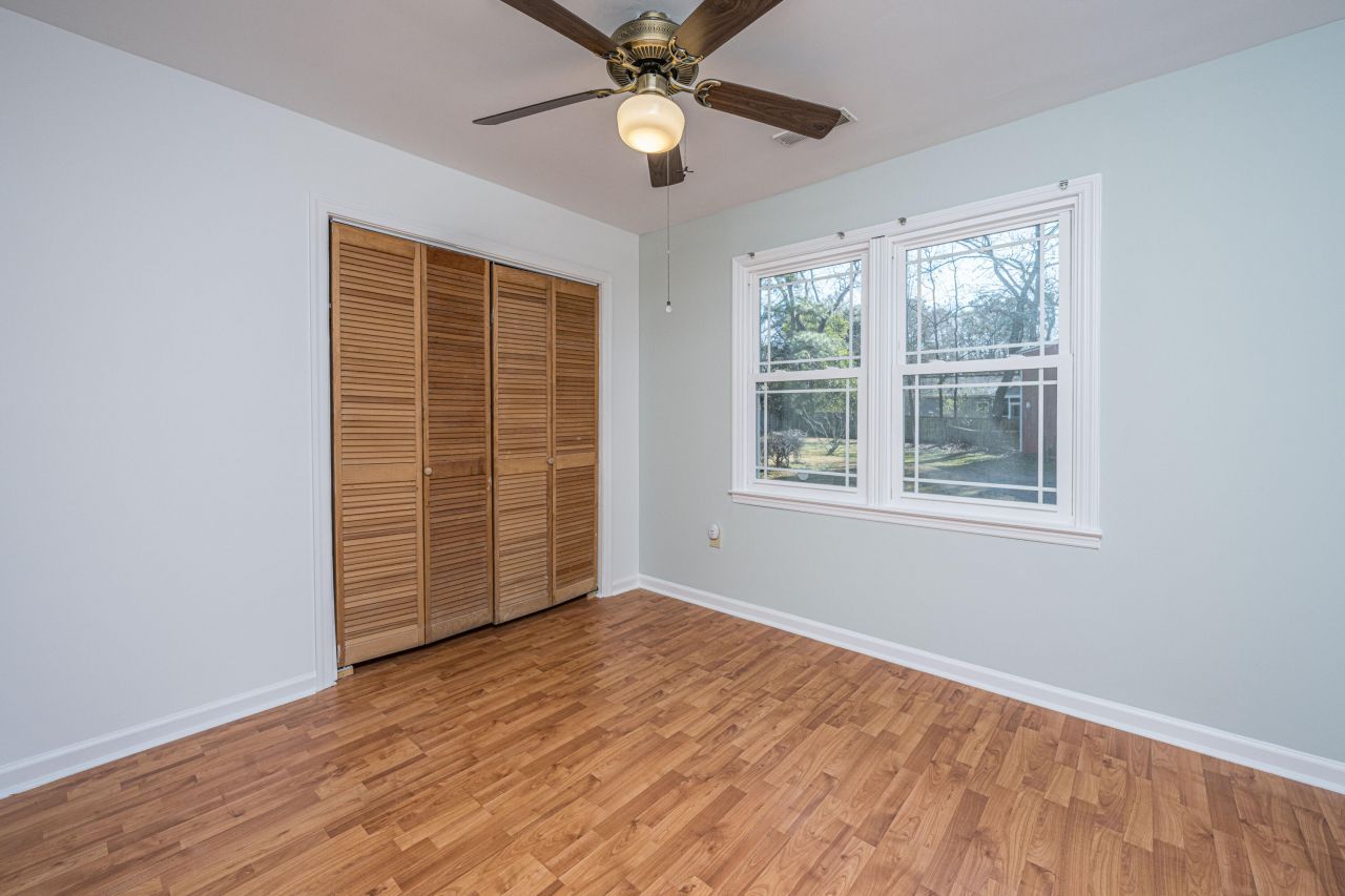 325 Linden Court Photo 22