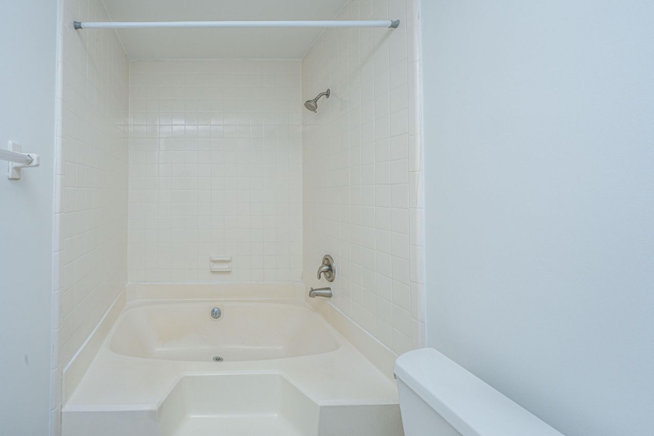 325 Linden Court Photo 27