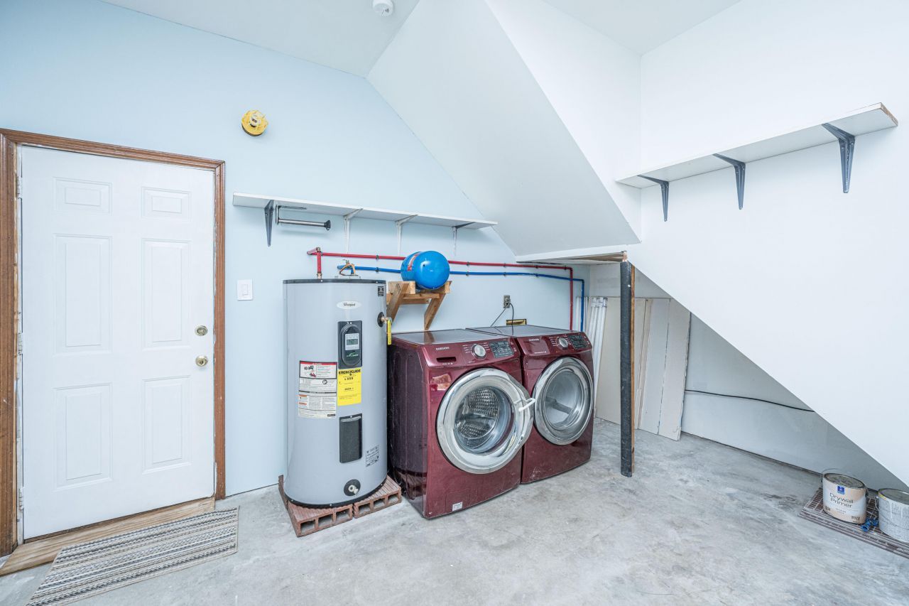 325 Linden Court Photo 39