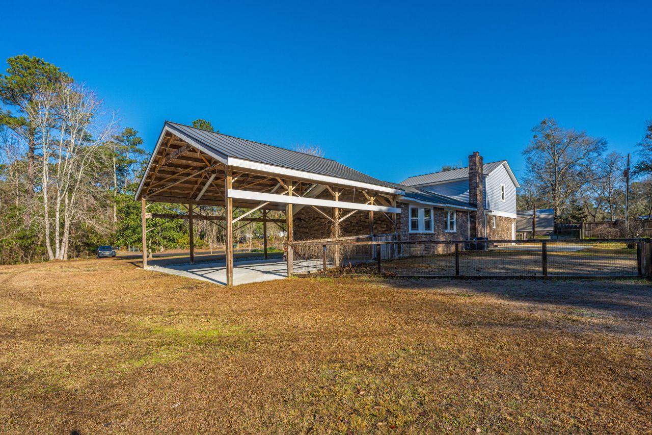 325 Linden Court Photo 45