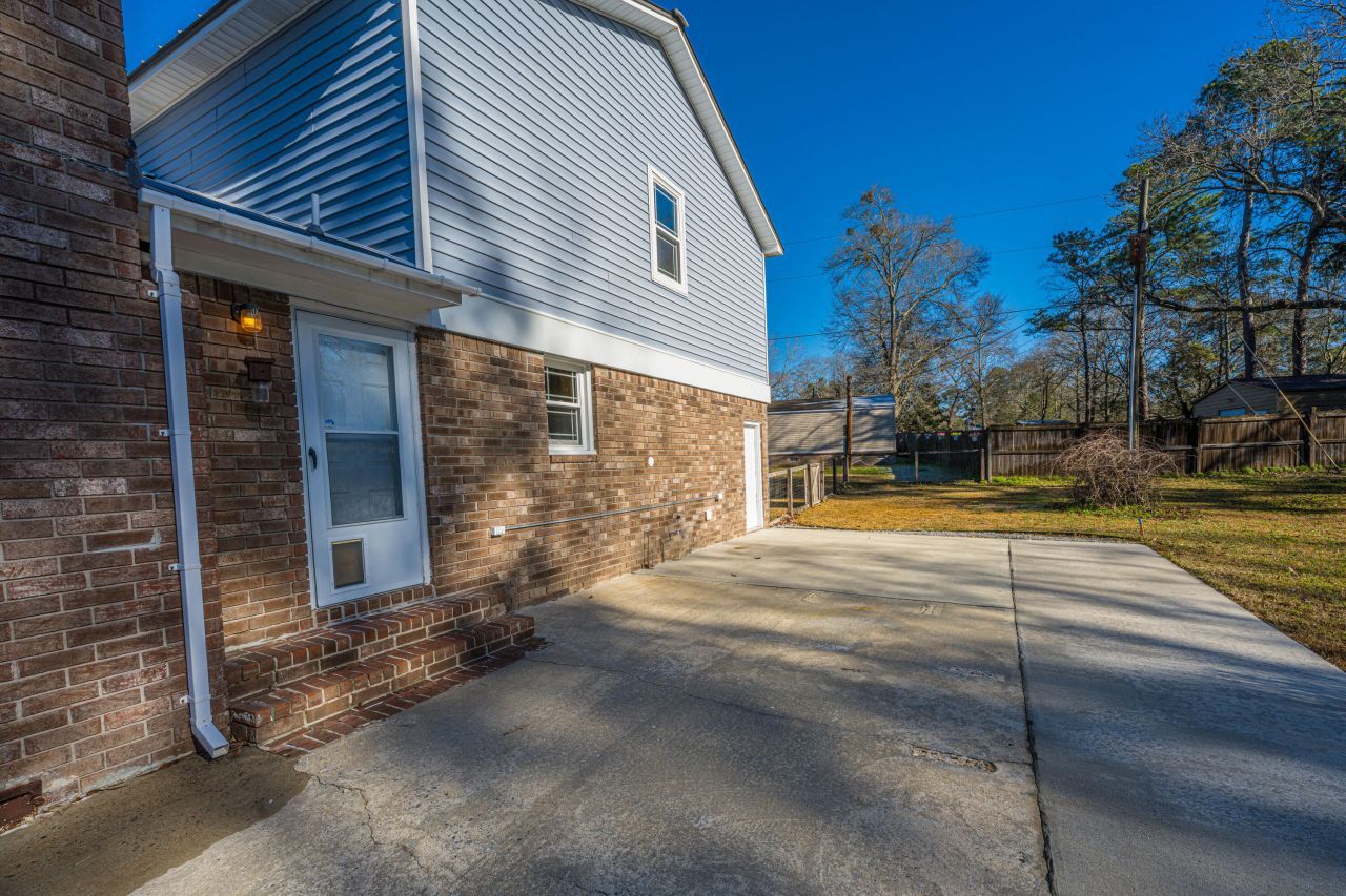 325 Linden Court Photo 55