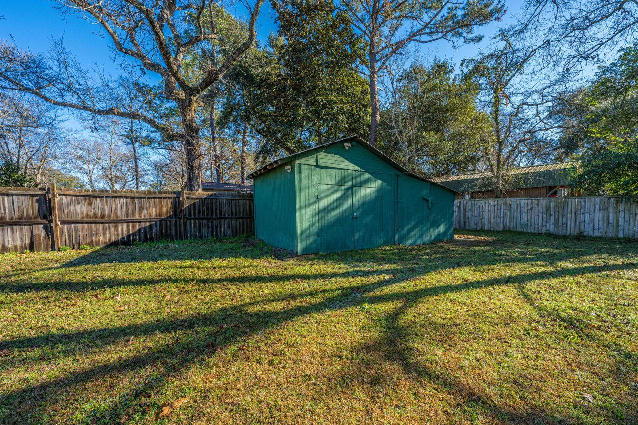 325 Linden Court Photo 60