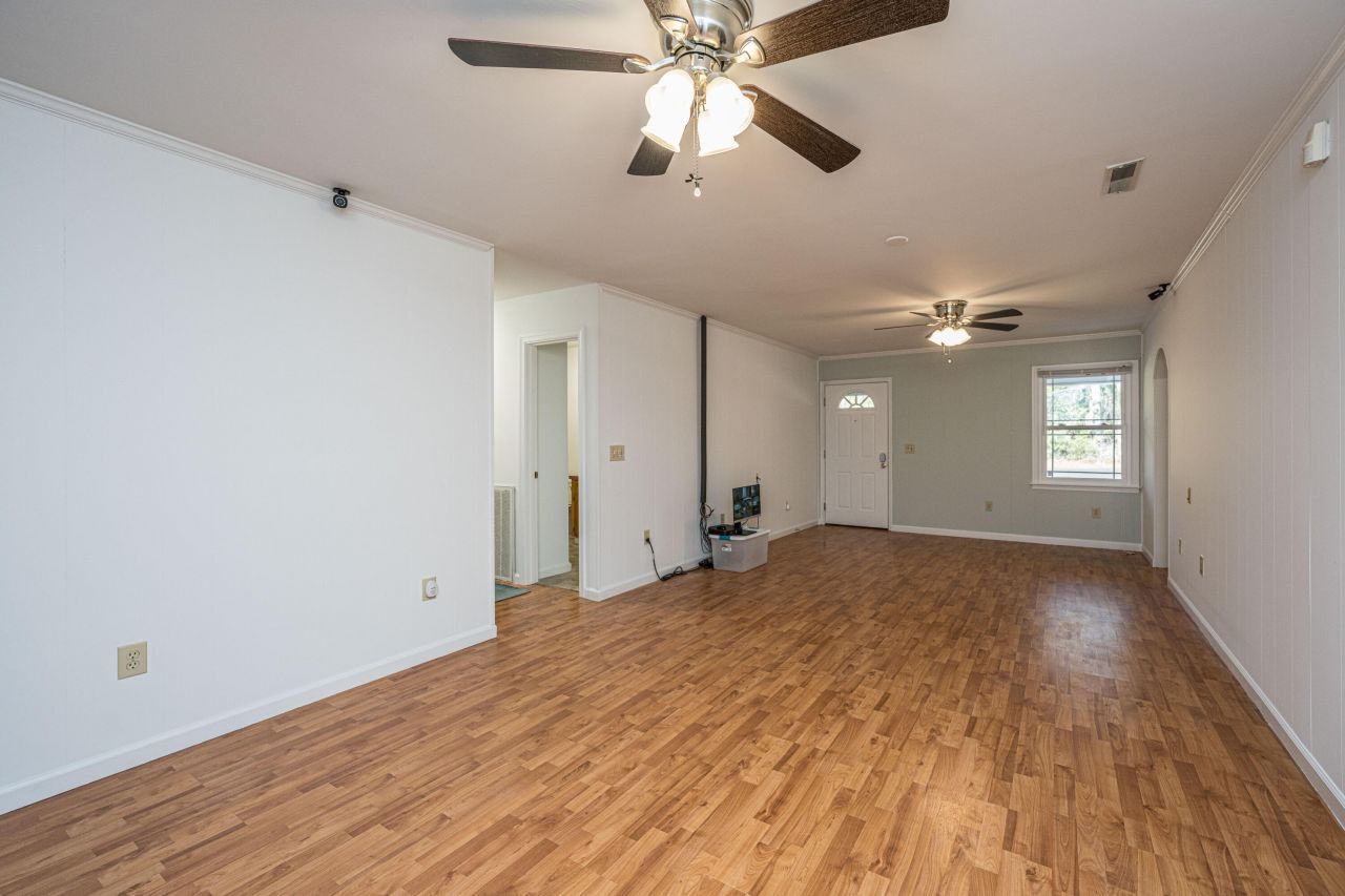 325 Linden Court Photo 8