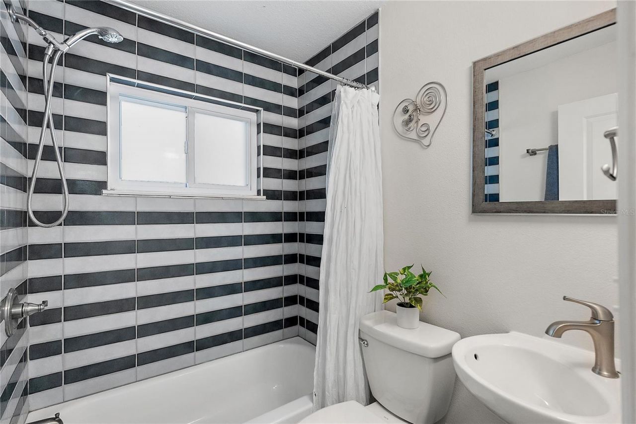 6631 Bougainvilla Avenue S, Saint Petersburg, FL 33707 Photo