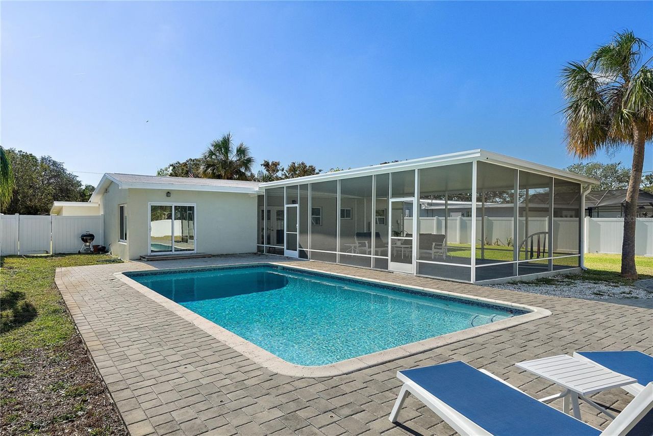 6631 Bougainvilla Avenue S, Saint Petersburg, FL 33707 Photo