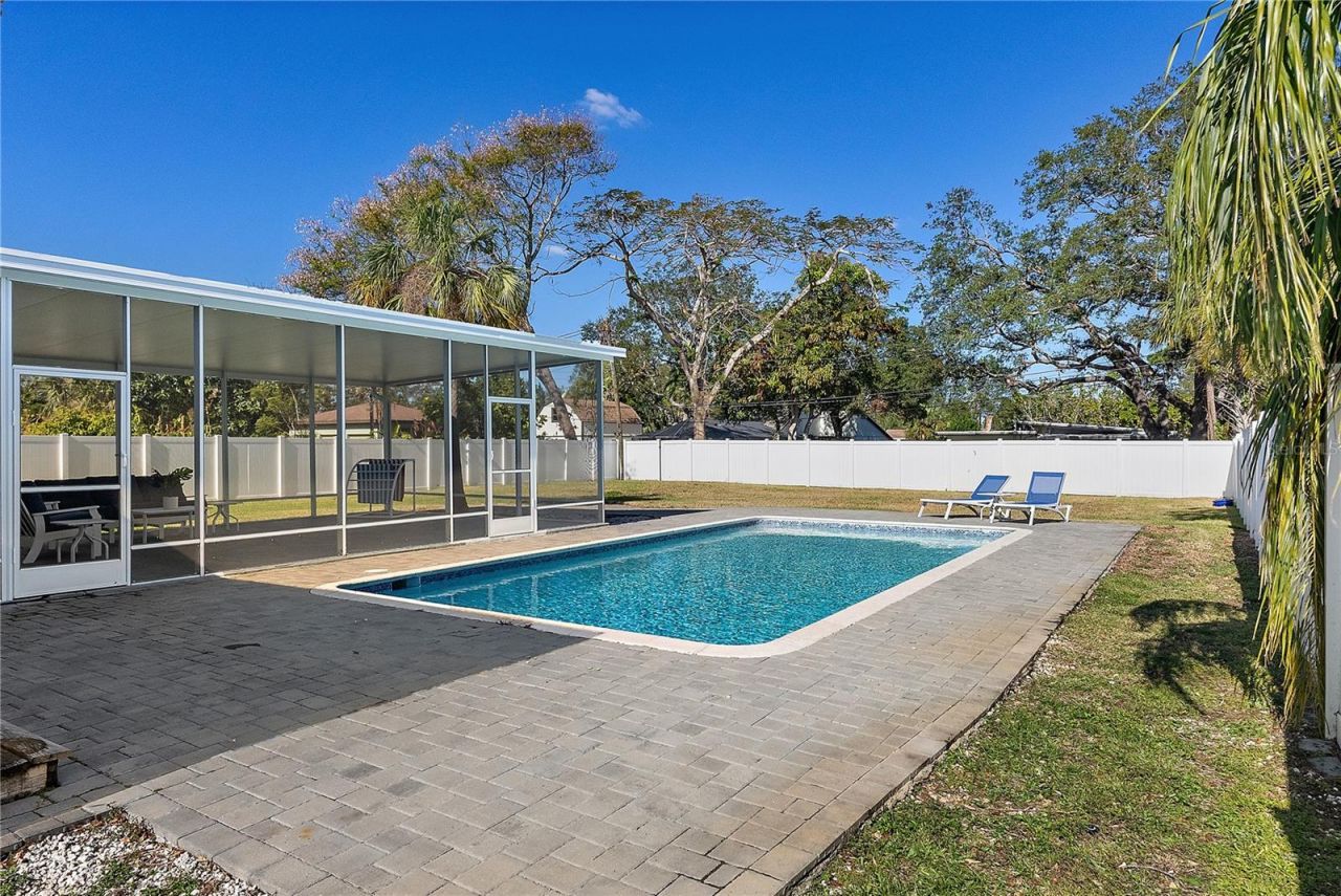 6631 Bougainvilla Avenue S, Saint Petersburg, FL 33707 Photo