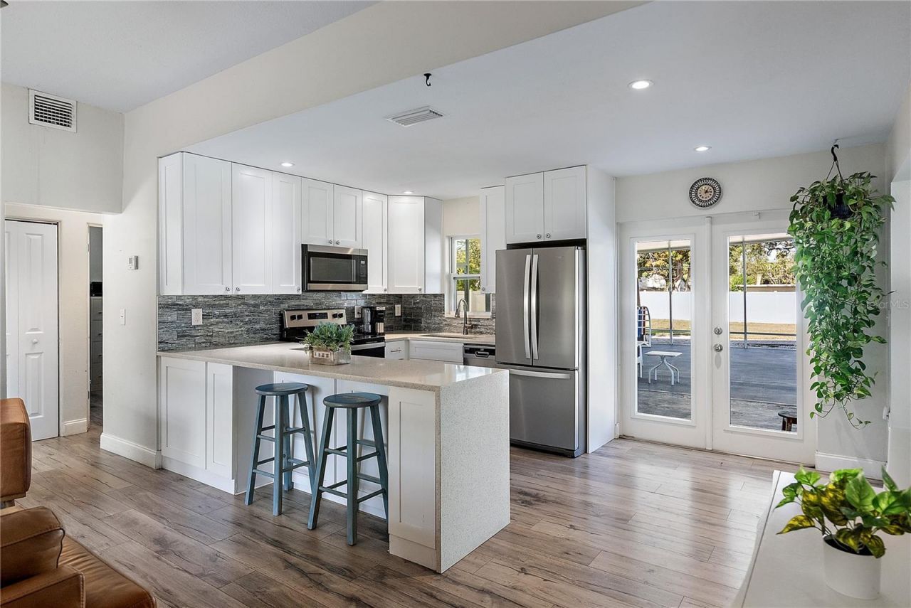 6631 Bougainvilla Avenue S, Saint Petersburg, FL 33707 Photo