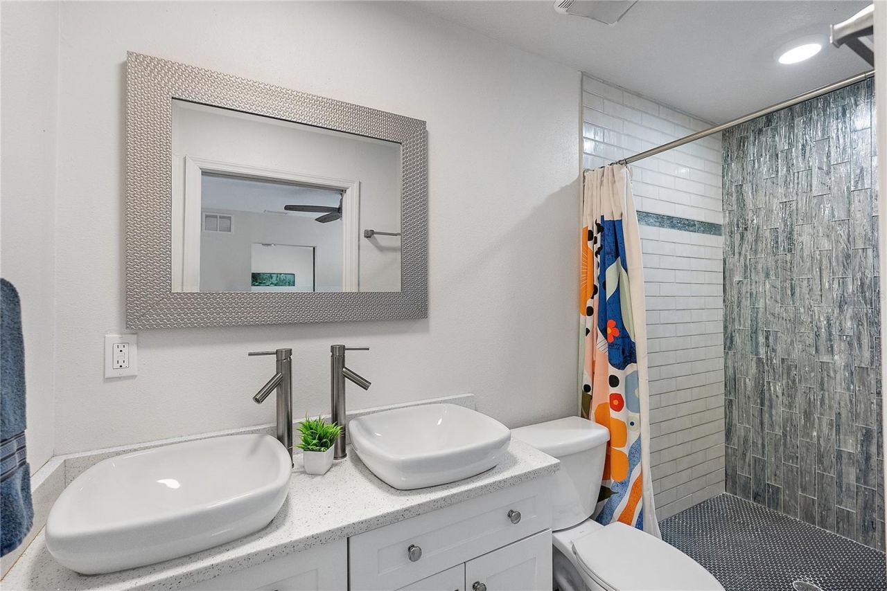 6631 Bougainvilla Avenue S, Saint Petersburg, FL 33707 Photo