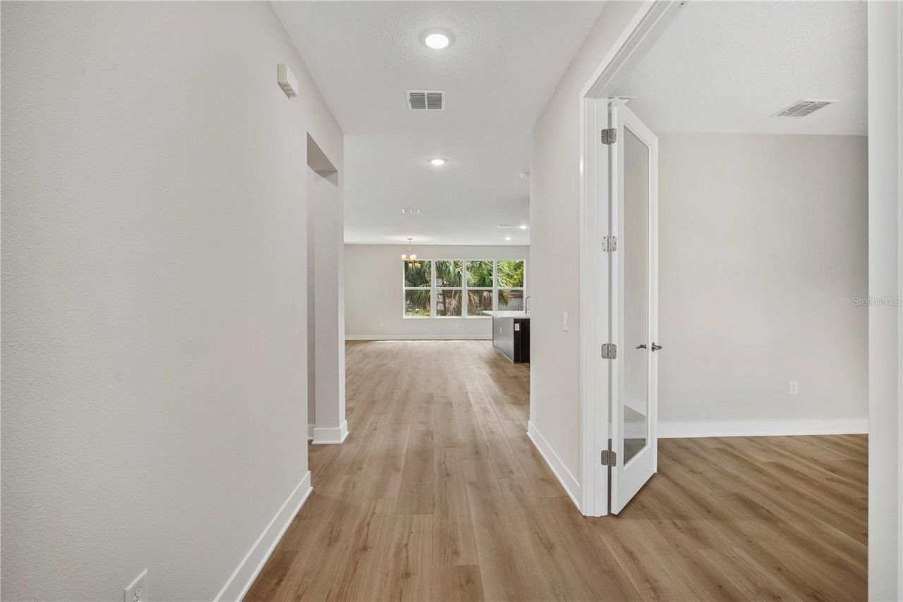 3310 W Rogers Avenue, Tampa, FL 33611 Photo
