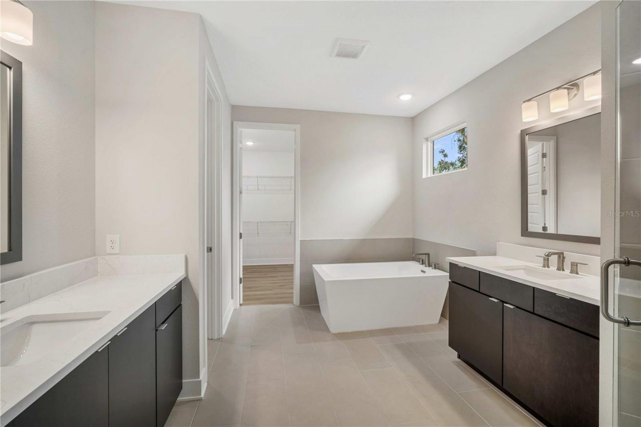 3310 W Rogers Avenue, Tampa, FL 33611 Photo