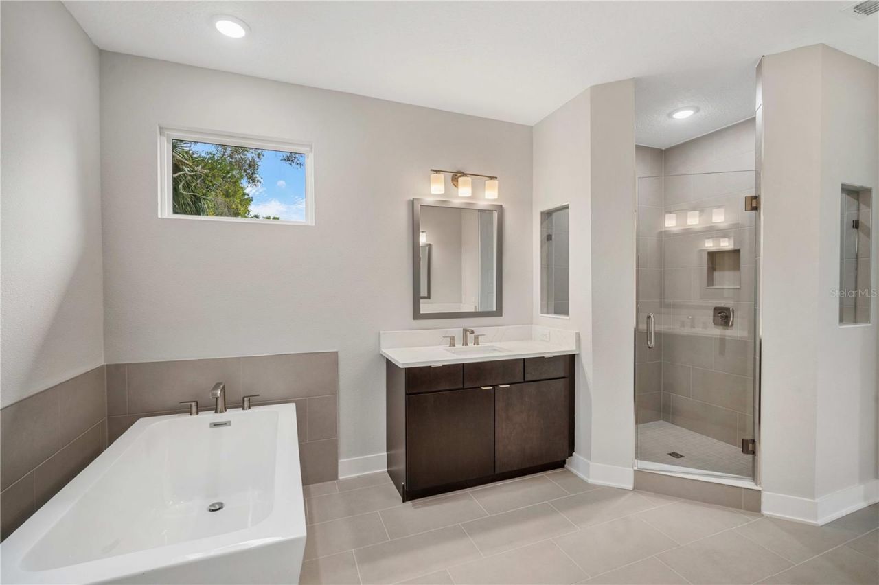 3310 W Rogers Avenue, Tampa, FL 33611 Photo