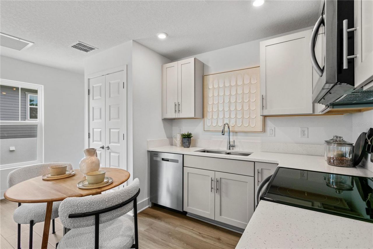 320 43rd Avenue N, Saint Petersburg, FL 33703 Photo