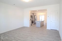 119 Crescent Way photo 4