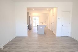 119 Crescent Way photo 4