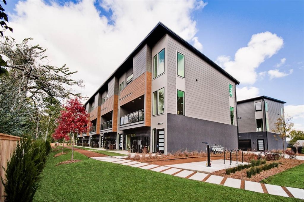 214 NW 9th Street, Bentonville, AR 72712 Main Photo