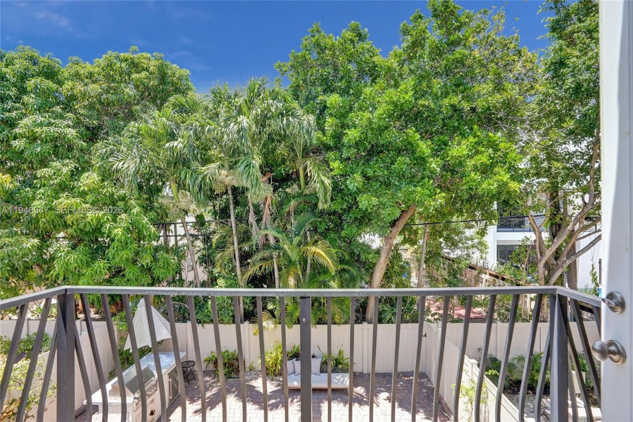 1115 NE 14th Ave, Fort Lauderdale, FL 33304 Photo