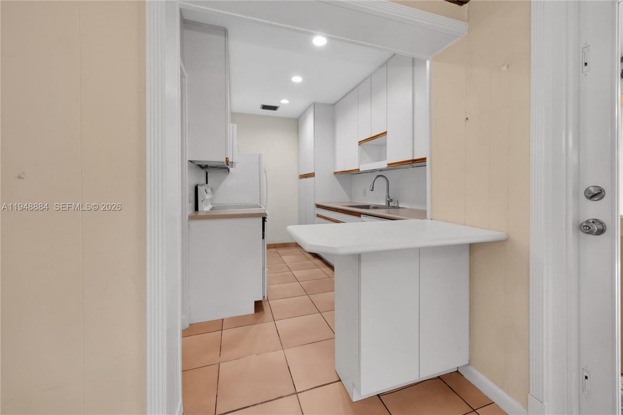 8115 SW 63rd Pl, Miami, FL 33143 Photo