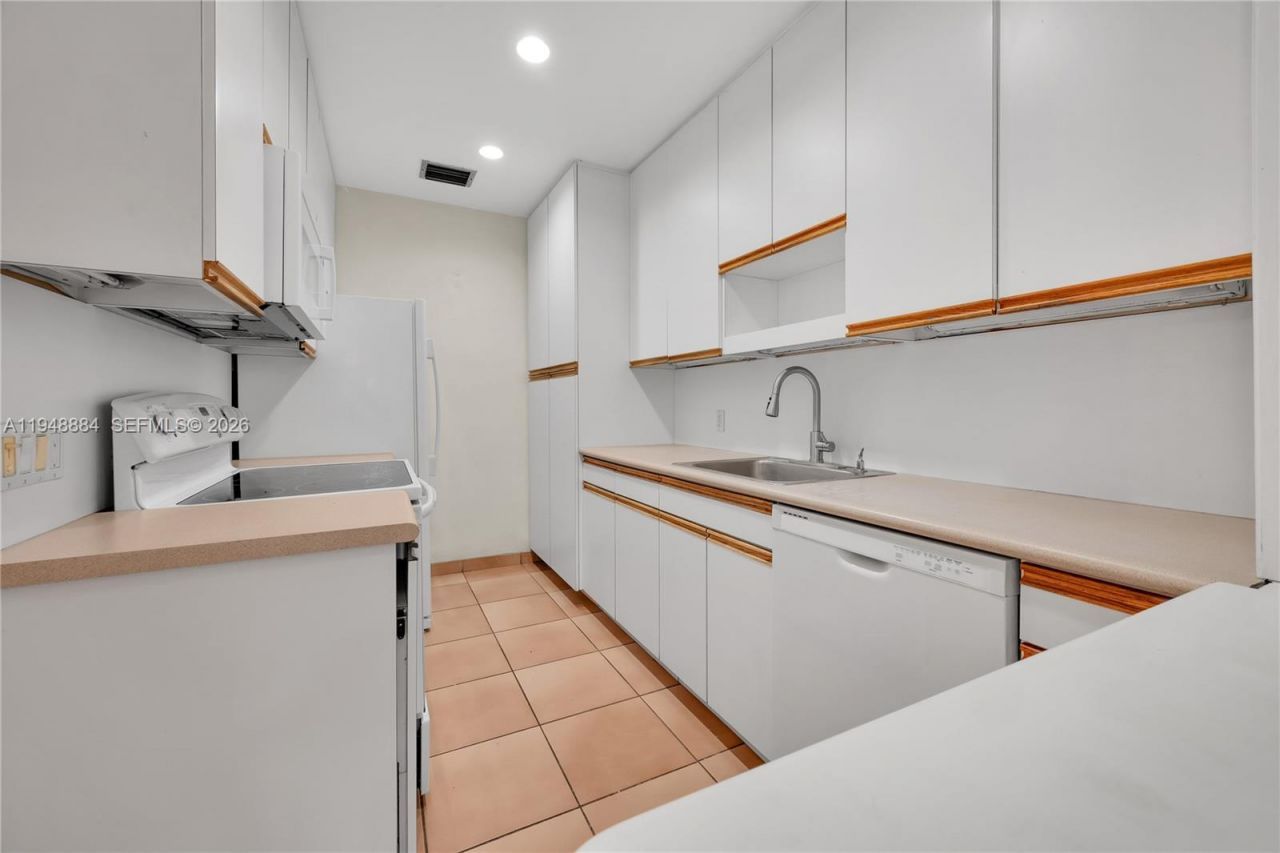 8115 SW 63rd Pl, Miami, FL 33143 Photo