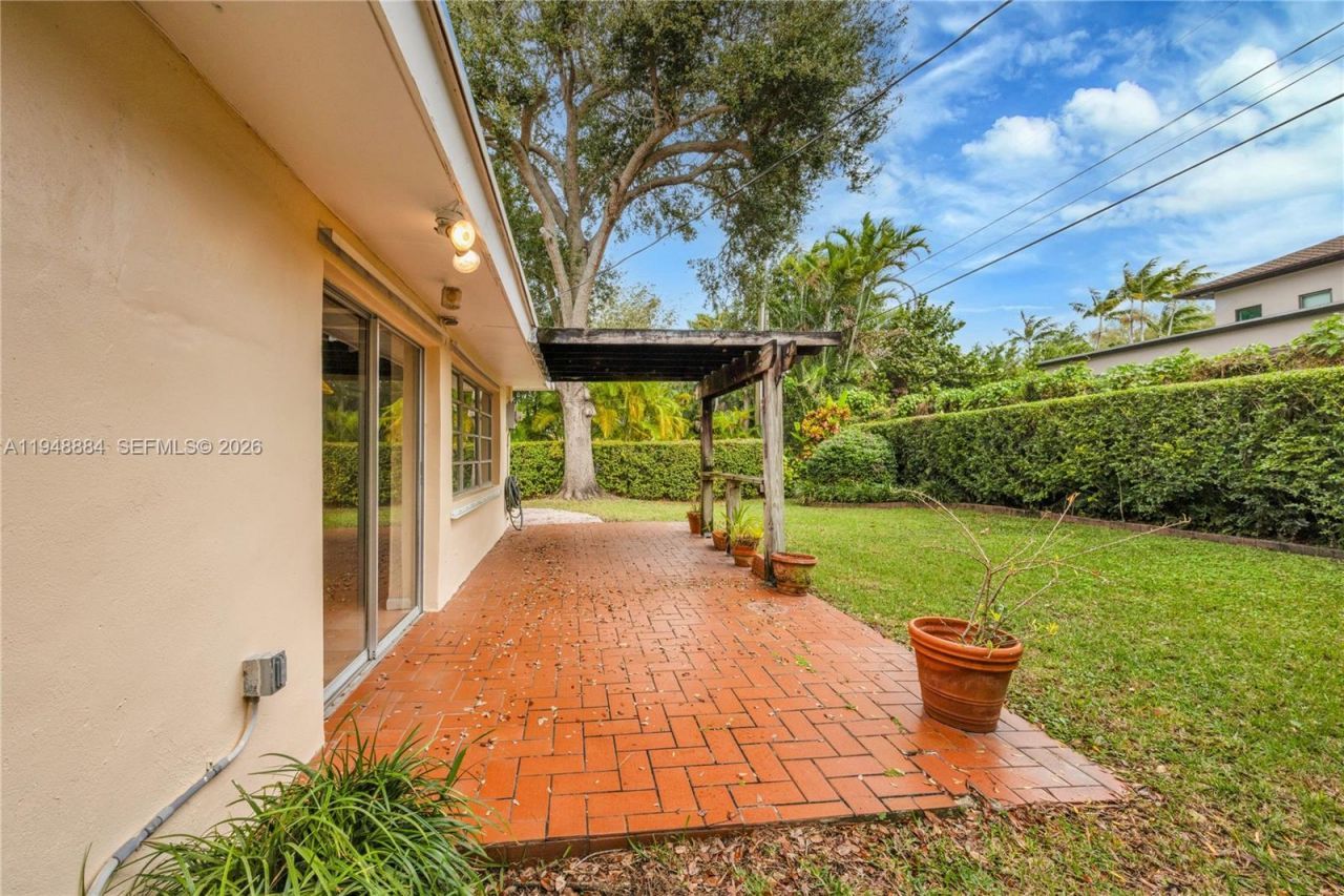 8115 SW 63rd Pl, Miami, FL 33143 Photo