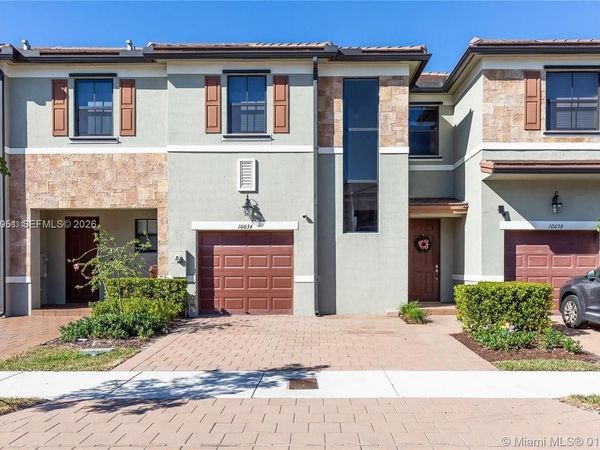 10034 W 32nd Ln, Hialeah, FL 33018