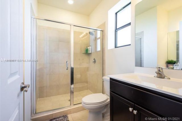 10034 W 32nd Ln, Hialeah, FL 33018 Photo