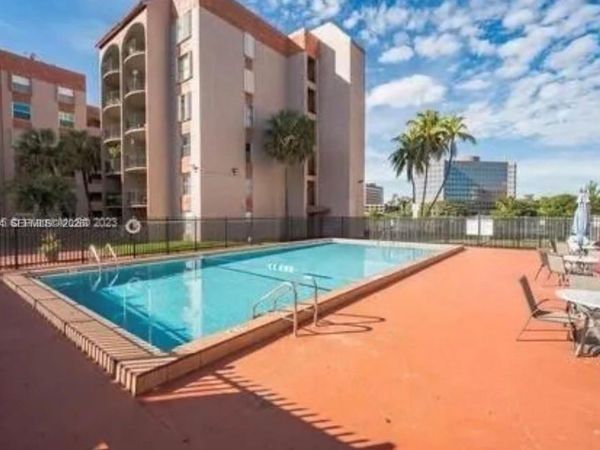 4803 NW 7th St , Unit 301-14, Miami, FL 33126