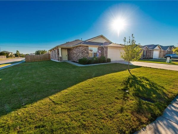 322 Foxglove DR, Hutto, TX 78634