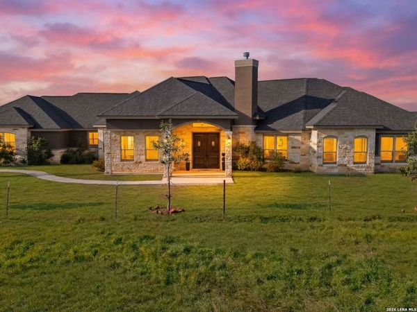 1530 County Road 132, Floresville, TX 78114