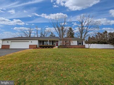 807 N BROAD STREET, DOYLESTOWN, PA 18901