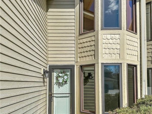 15504 Roxboro Drive, Middleburg Heights, OH 44130