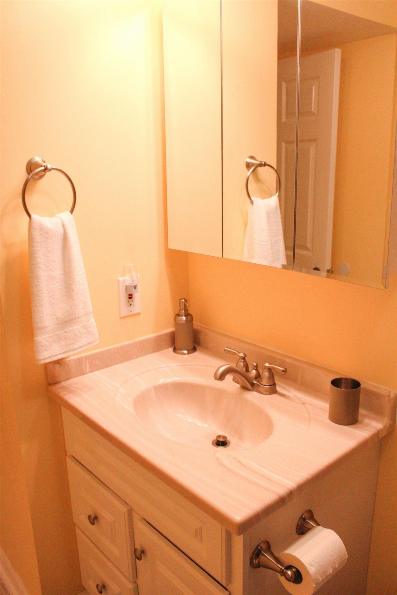 2000 Greens Blvd. Photo 20