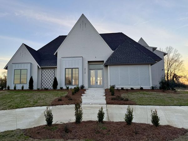 212 Welchshire Drive, Madison, MS 39110