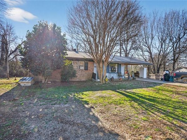 1124 Walshtown Road, Boomer, NC 28606