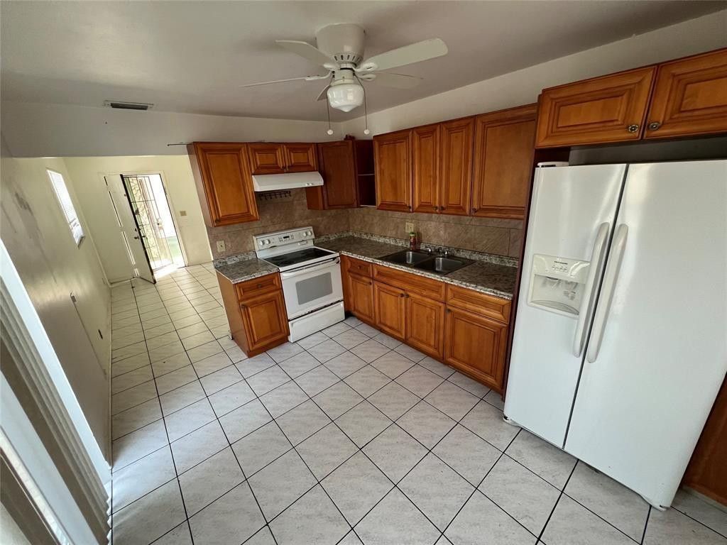 230 SW 1st Street, Unit G-8, Pompano Beach, FL 33060 Photo