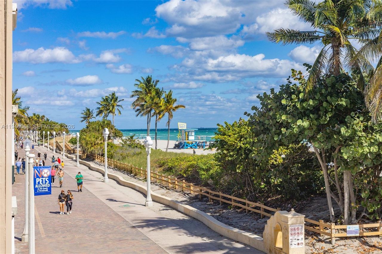 201 Van Buren St, Unit 205, Hollywood, FL 33019 Photo