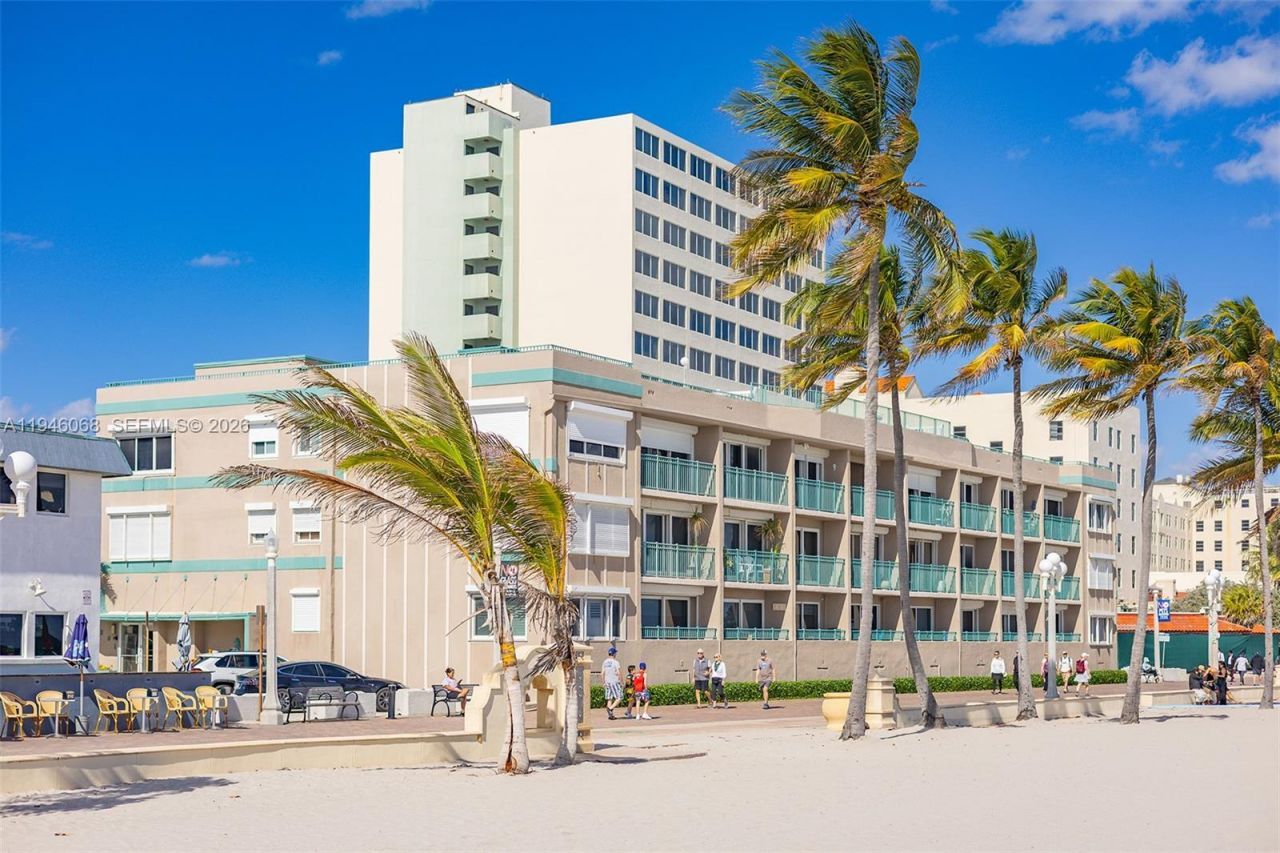 201 Van Buren St, Unit 205, Hollywood, FL 33019 Photo