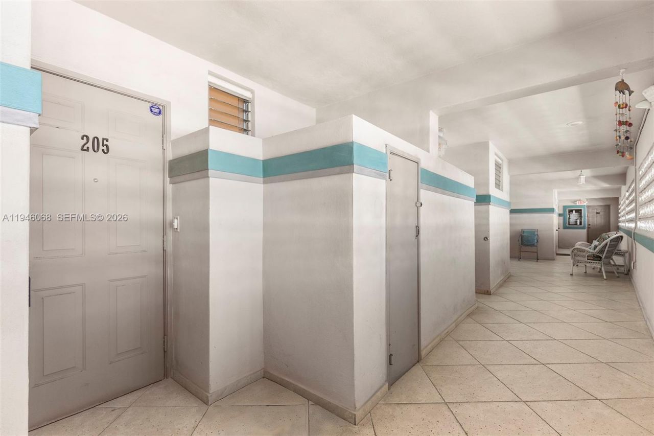 201 Van Buren St, Unit 205, Hollywood, FL 33019 Photo