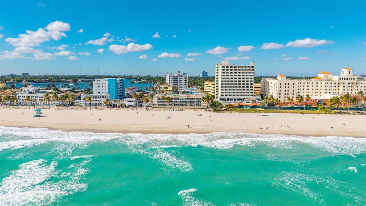 201 Van Buren St, Unit 205, Hollywood, FL 33019 Photo