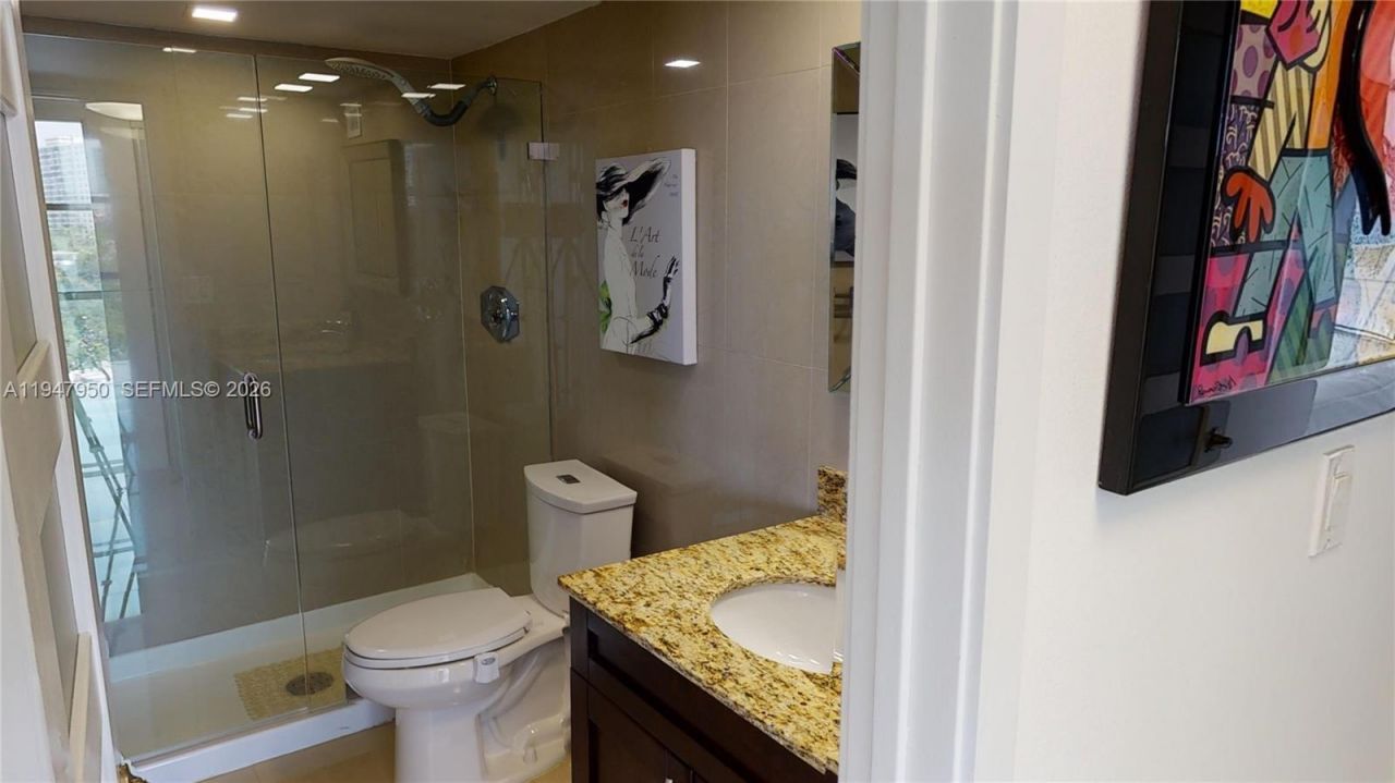 800 Parkview Dr, Unit 709, Hallandale Beach, FL 33009 Photo