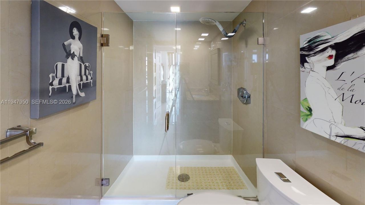 800 Parkview Dr, Unit 709, Hallandale Beach, FL 33009 Photo