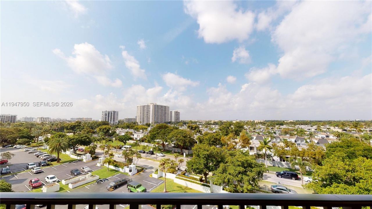 800 Parkview Dr, Unit 709, Hallandale Beach, FL 33009 Photo