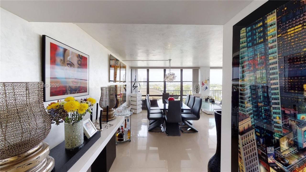 800 Parkview Dr, Unit 709, Hallandale Beach, FL 33009 Photo