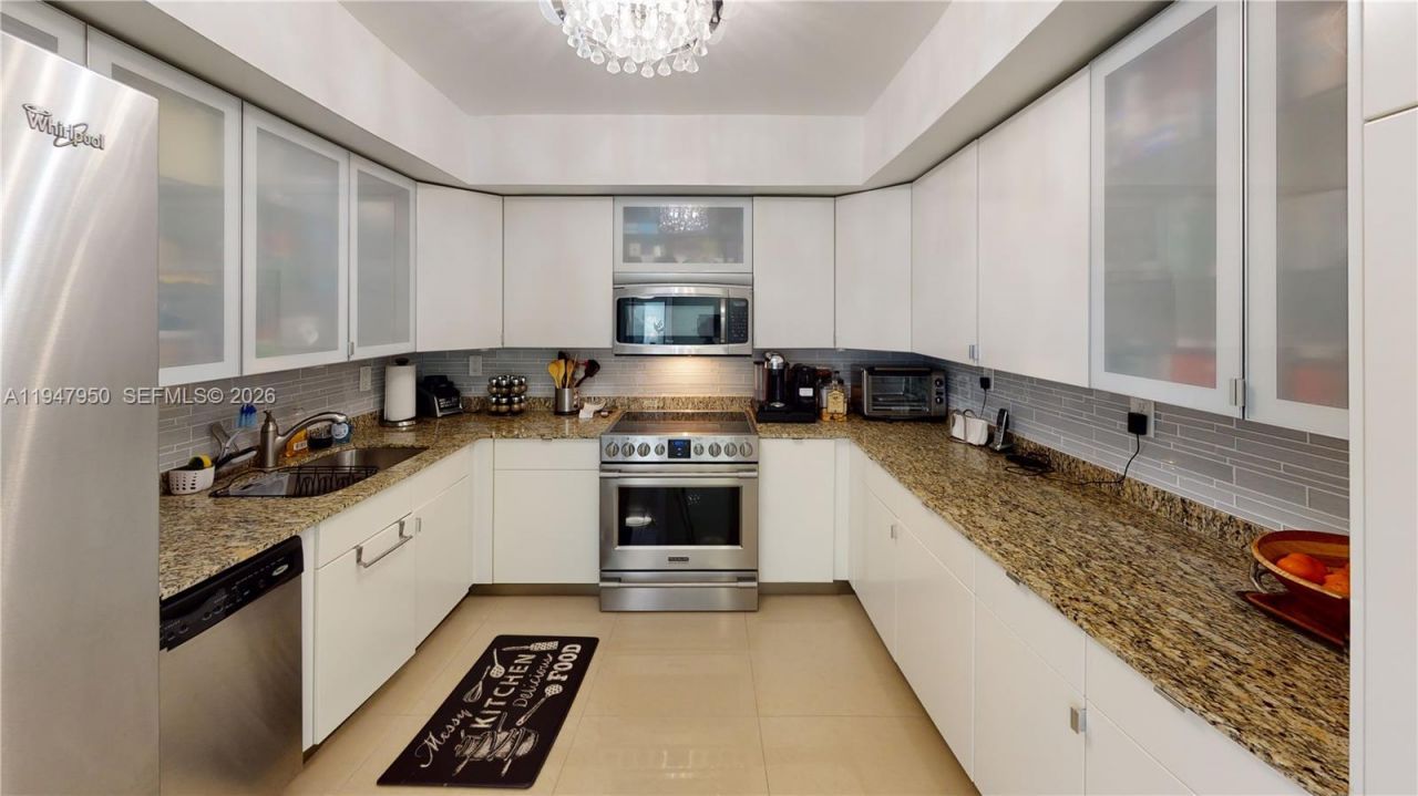 800 Parkview Dr, Unit 709, Hallandale Beach, FL 33009 Photo