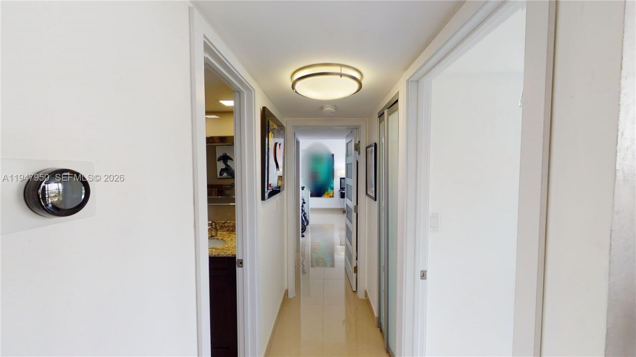 800 Parkview Dr, Unit 709, Hallandale Beach, FL 33009 Photo