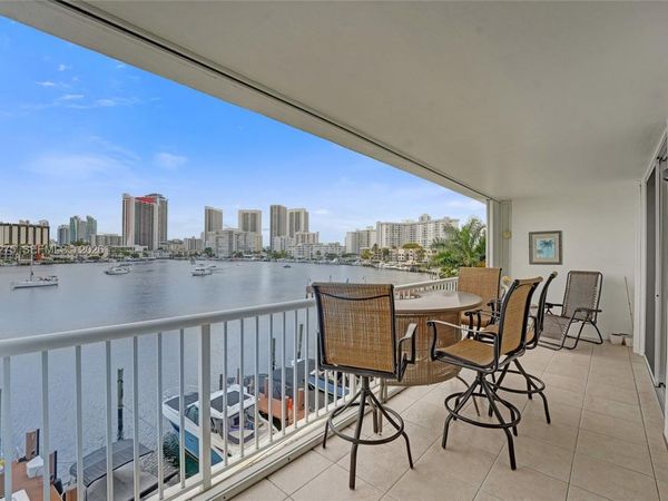 410 Golden Isles Dr, Unit 407, Hallandale Beach, FL 33009