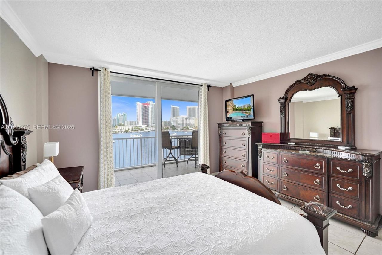 410 Golden Isles Dr, Unit 407, Hallandale Beach, FL 33009 Photo