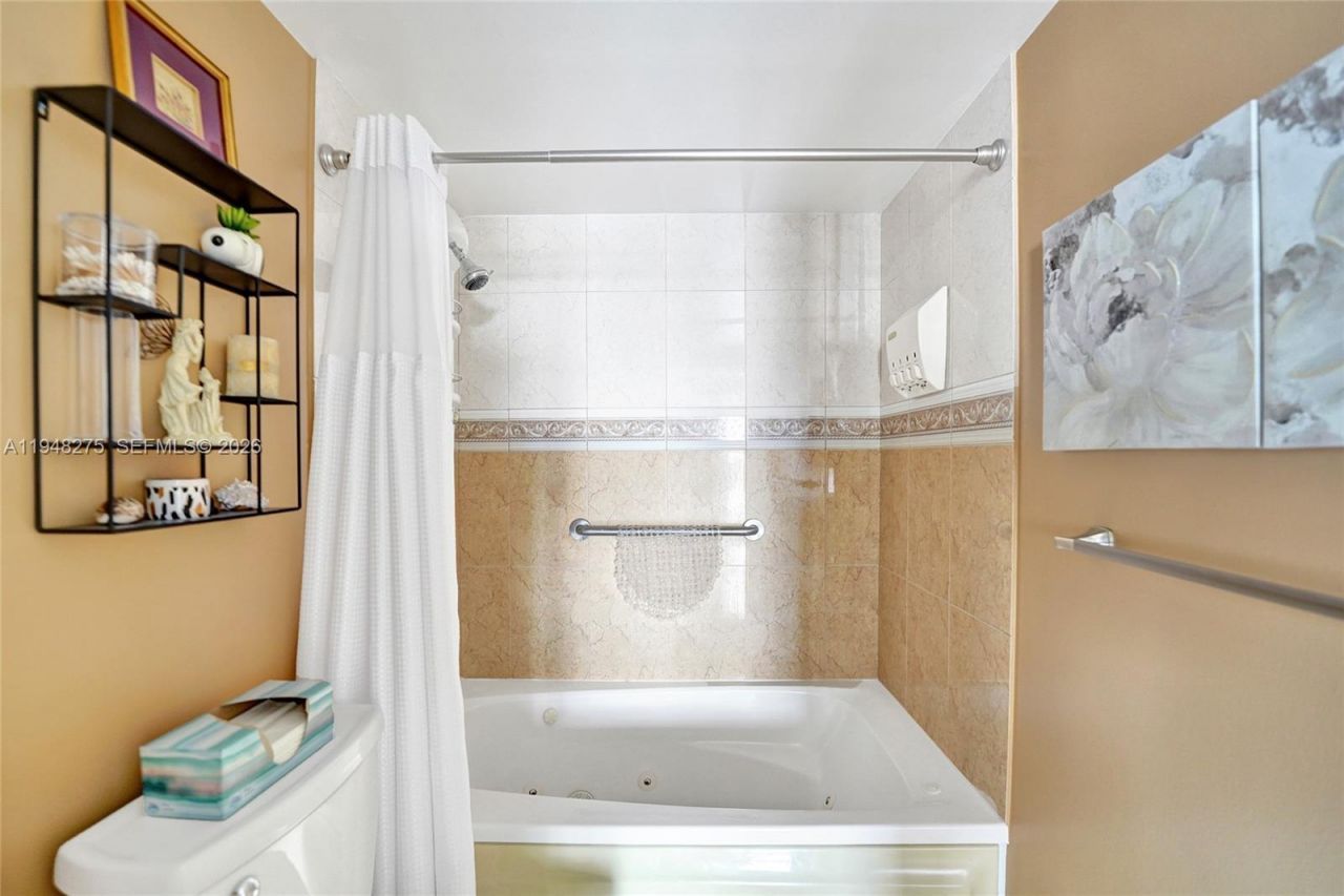 410 Golden Isles Dr, Unit 407, Hallandale Beach, FL 33009 Photo