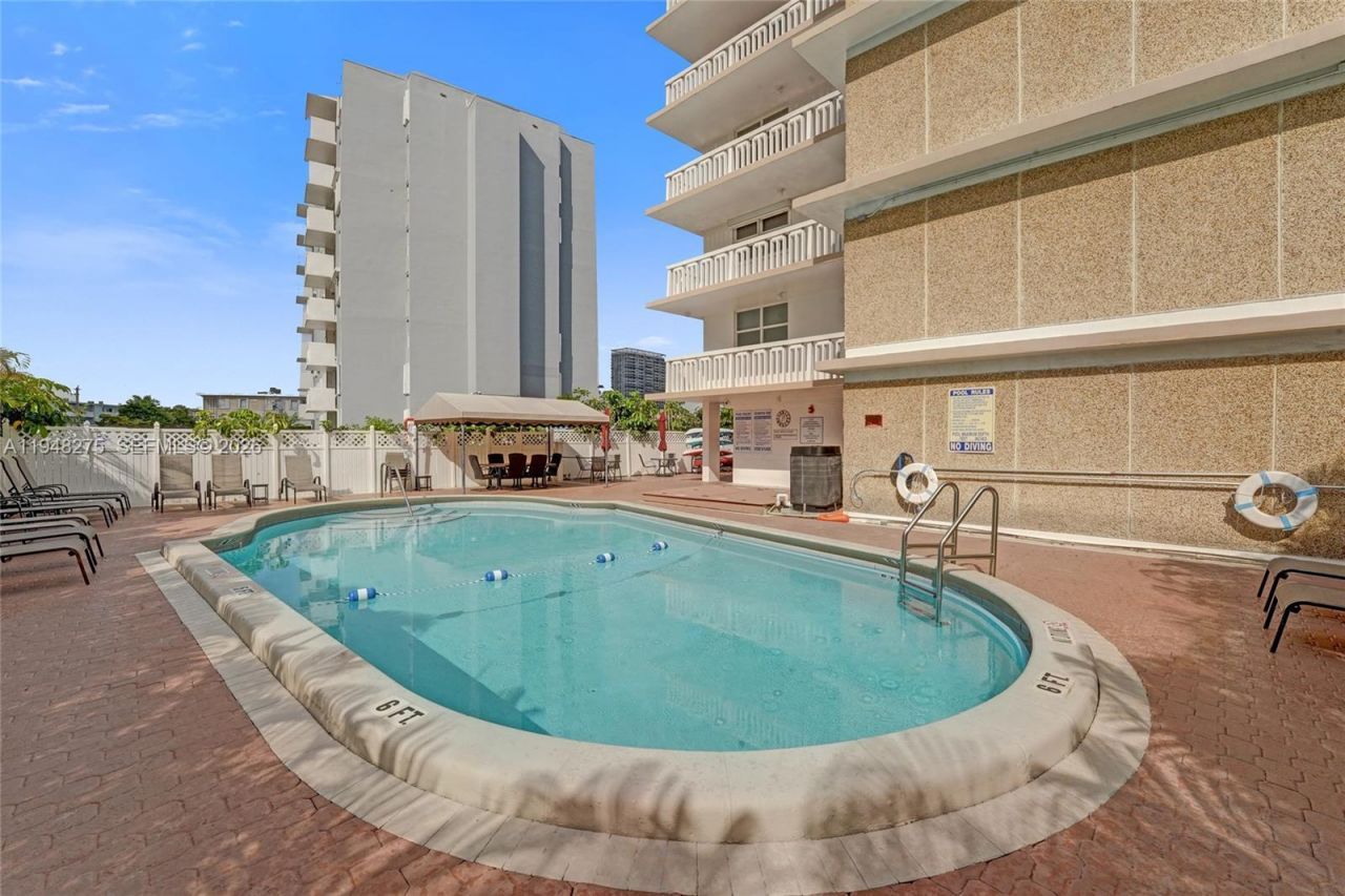 410 Golden Isles Dr, Unit 407, Hallandale Beach, FL 33009 Photo