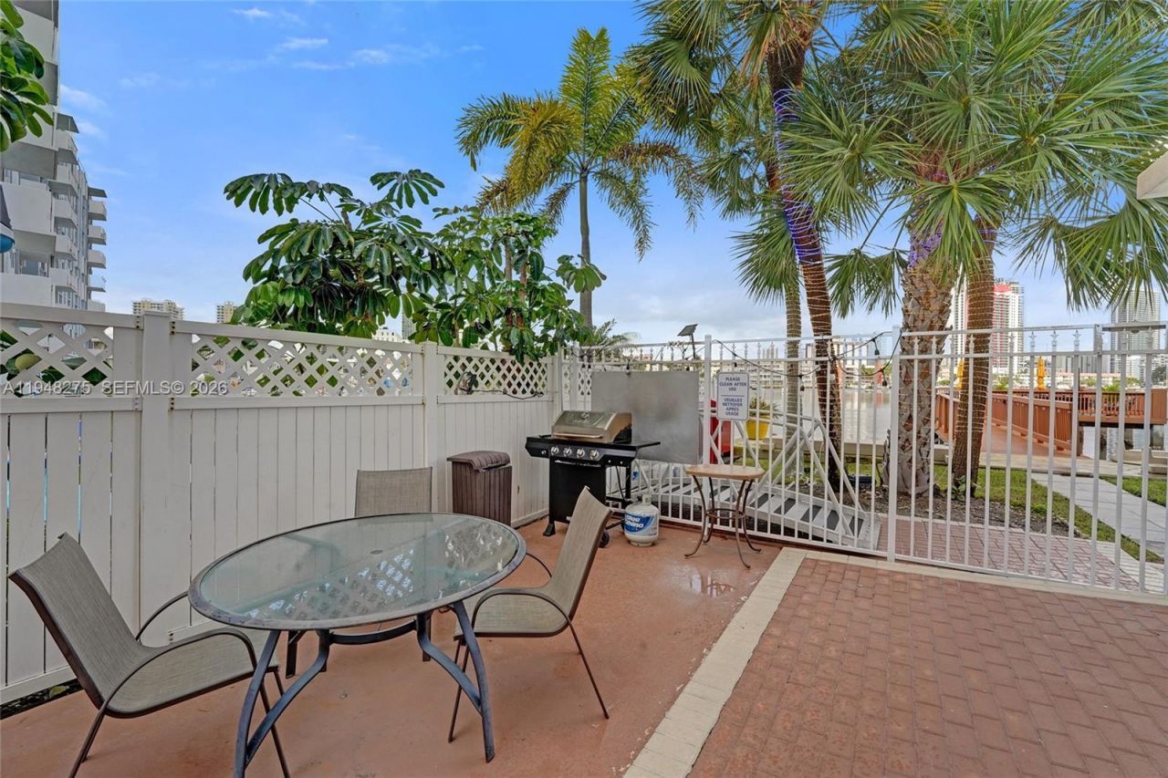 410 Golden Isles Dr, Unit 407, Hallandale Beach, FL 33009 Photo